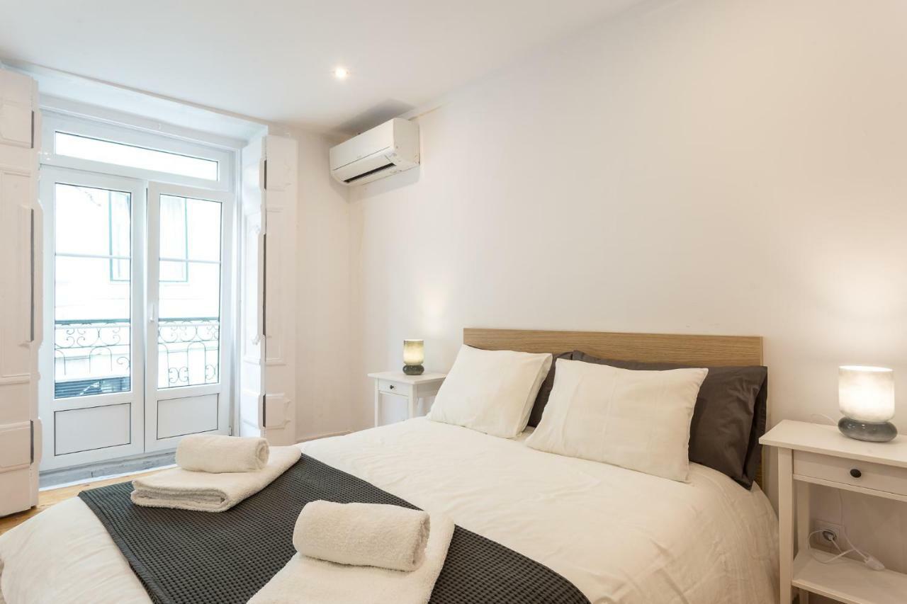 Three Bedroom Apartment In Historical Centre -Bairro Alto Lisboa Dış mekan fotoğraf