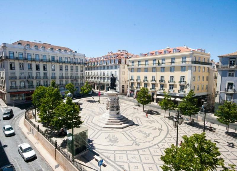 Three Bedroom Apartment In Historical Centre -Bairro Alto Lisboa Dış mekan fotoğraf